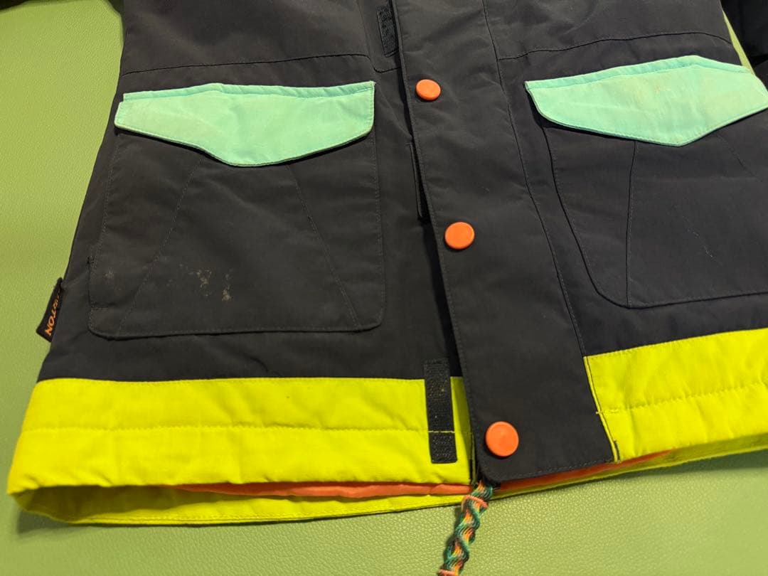 Burton 子ども用スノーボードウェア　上下　バートン