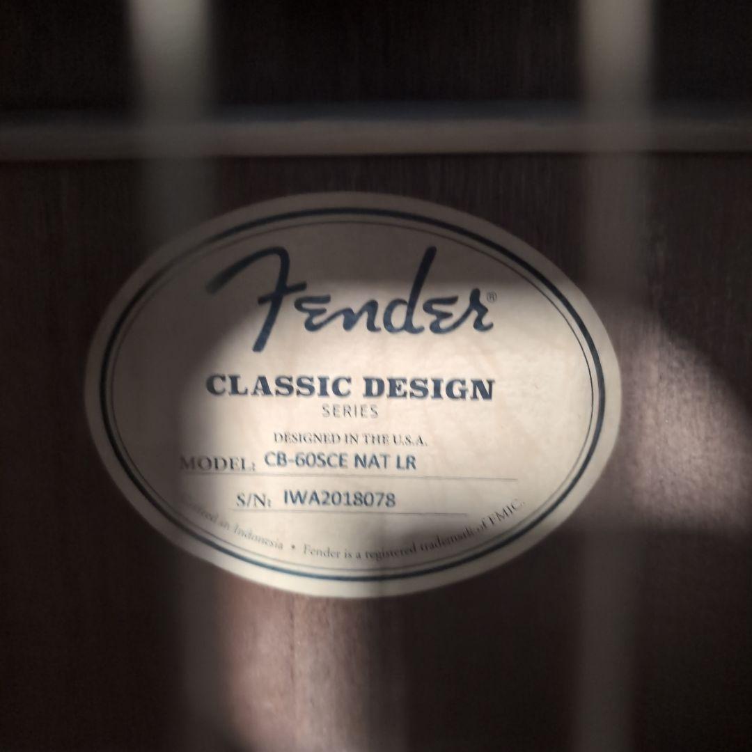 Fender アコースティックベース CB-60SCE　ストラップ・ケース付