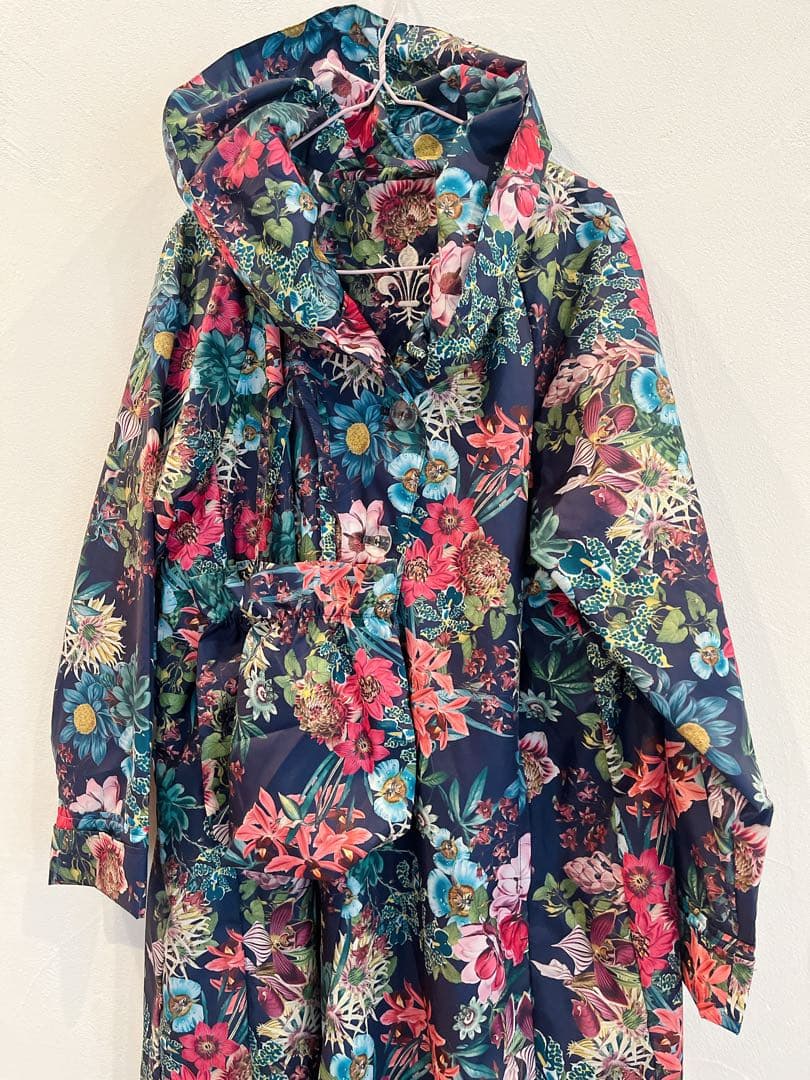 パラディソーレ　レインコート　定価3万円以上