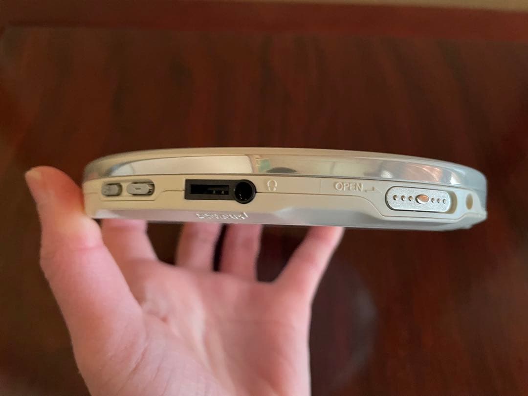 Sony ソニー CD ウォークマン ニッケル水素充電池2本 チャージャー付属