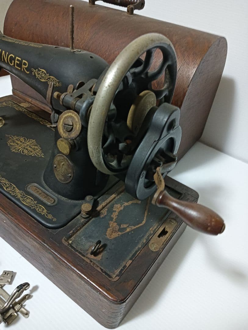 m*k様 アンティーク　SINGER 　手回しミシン　 　木製ケース付き