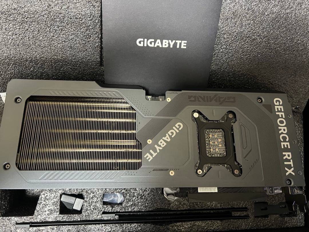 グラフィックボード・グラボ・ビデオカード GIGABYTE RTX 5070 GAMING OC 12G