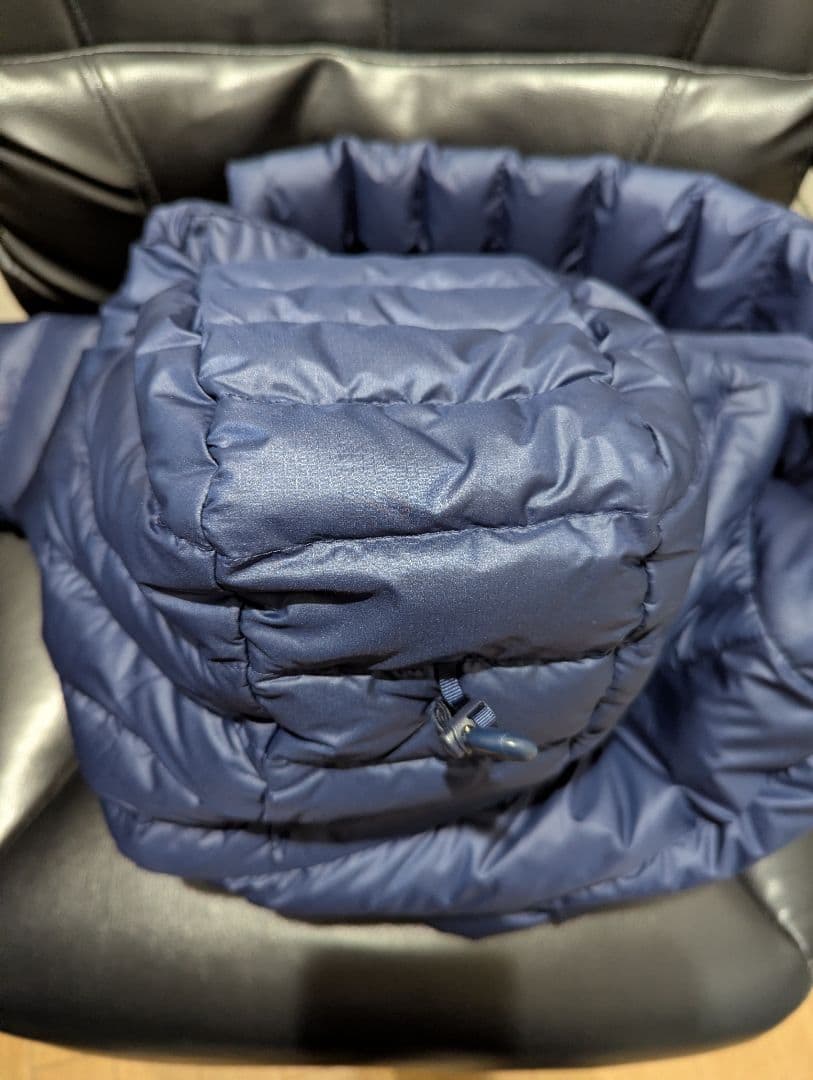 Patagonia ダウンセーターフーディ 濃紺 美品 xs