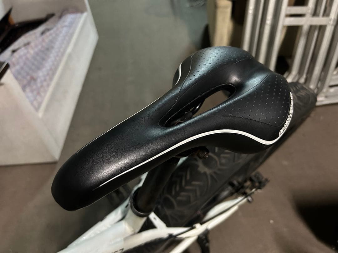 兵庫県神戸市より！BENGSHI ホワイト ファットバイク極太タイヤ　整備済み。