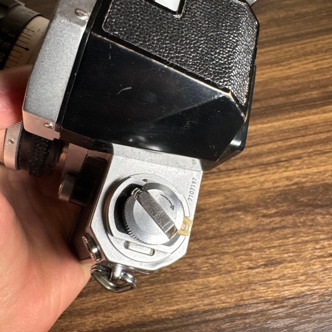 Nikon F フィルムカメラ + NIKKOR 50mm f/1.4 レンズ