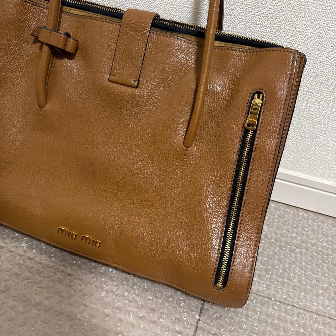 ハンドバッグ　miumiu マドラスレザー　トートバッグ