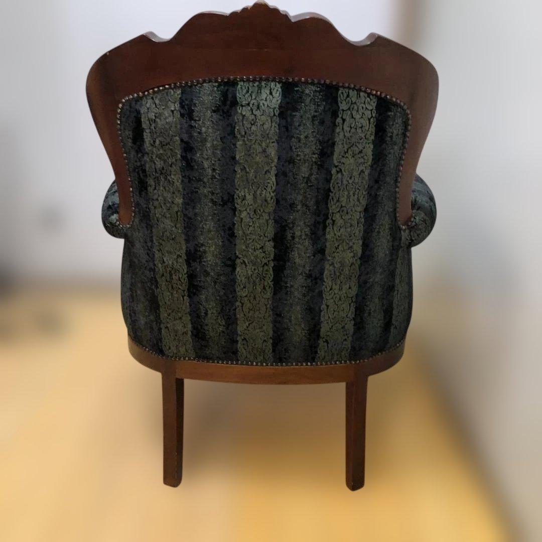 【送料無料】クラシック アームチェア 彫刻木枠 鋲打ち 1人掛け 　251224