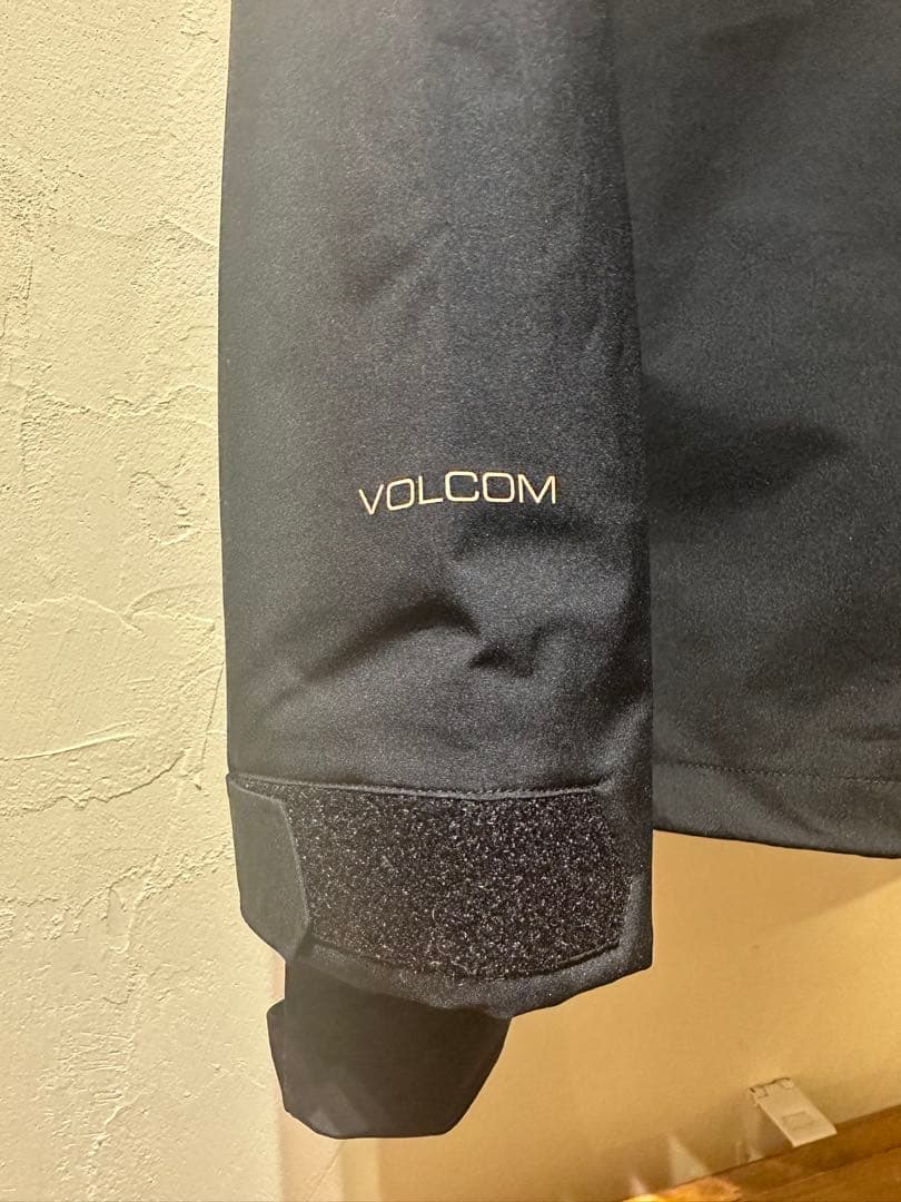 VOLCOM【ほぼ新品】人気カラー ジャケット／試着のみ・正規品