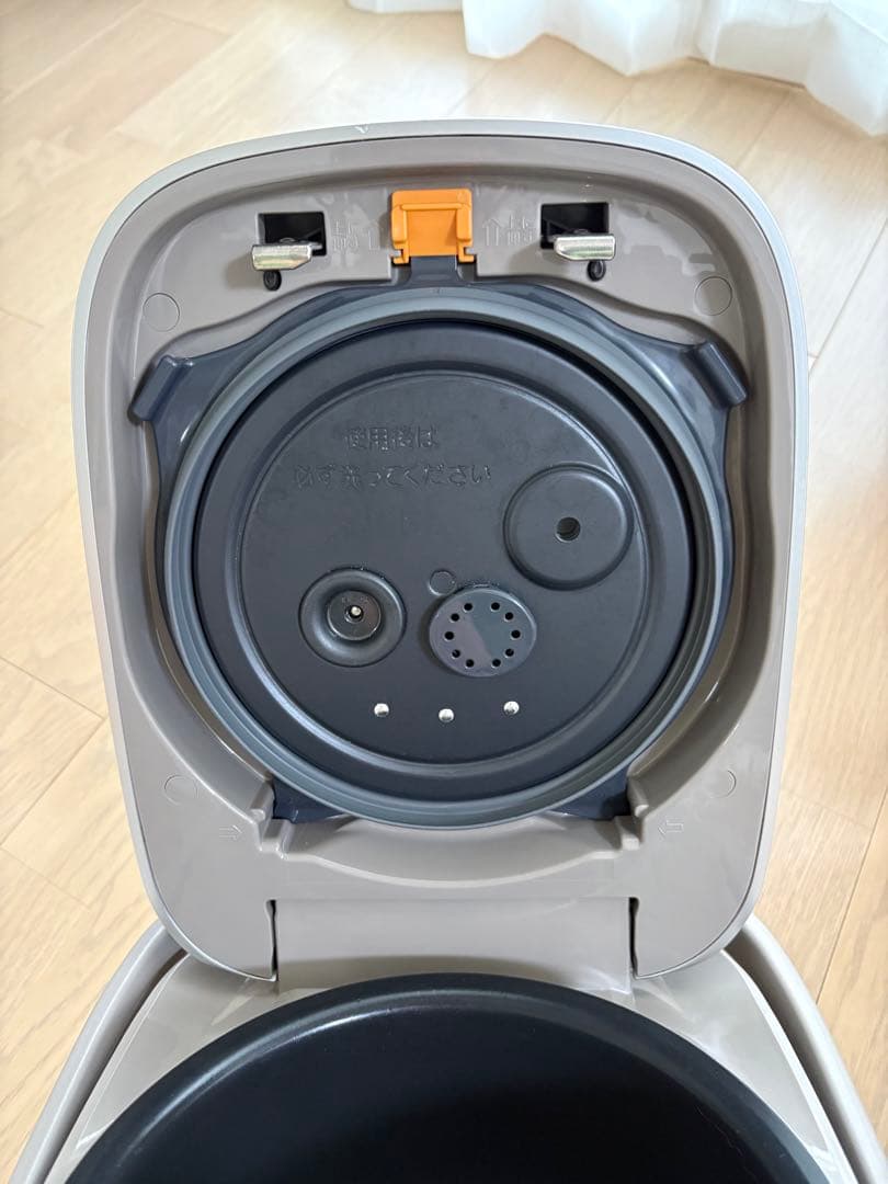 ブ*ヌ様 象印 炎舞炊き NW-PV10 5.5合 圧力IH炊飯ジャー