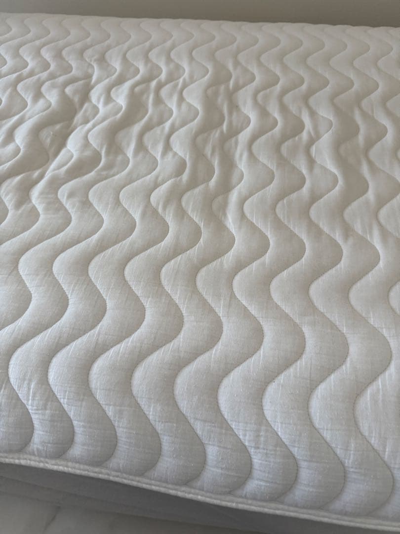 Avenco アベンコ　マットレス　シーツと汗取りパット付き　美品