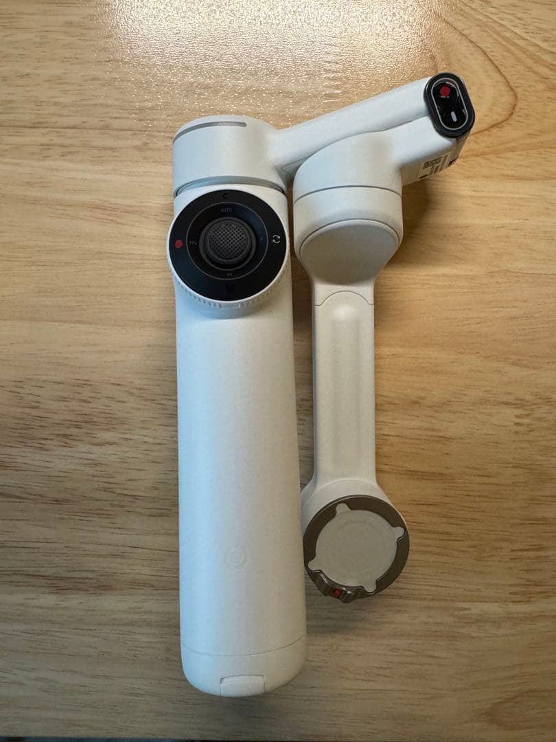 Insta360 Flow 2 Pro 磁気スマートフォンマウント付き