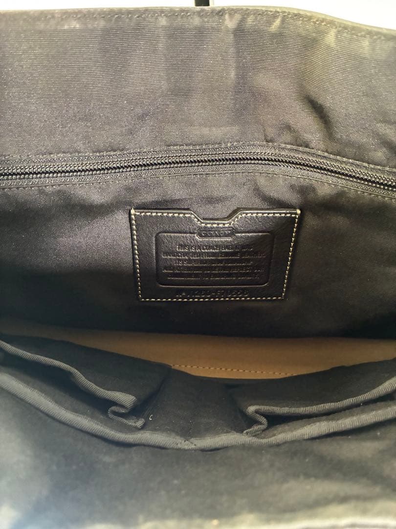 COACH ブラックレザー ショルダーバッグ