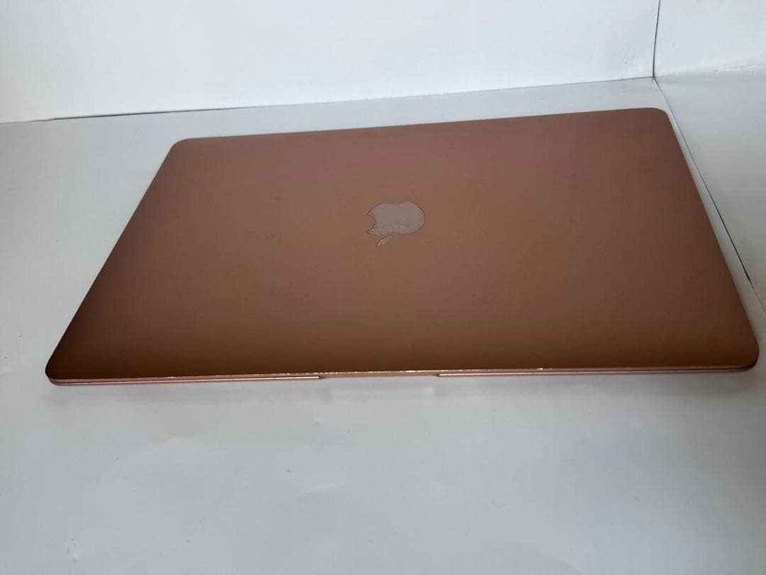 MacBook Air 13-インチ2019 8GB/256GB SSD