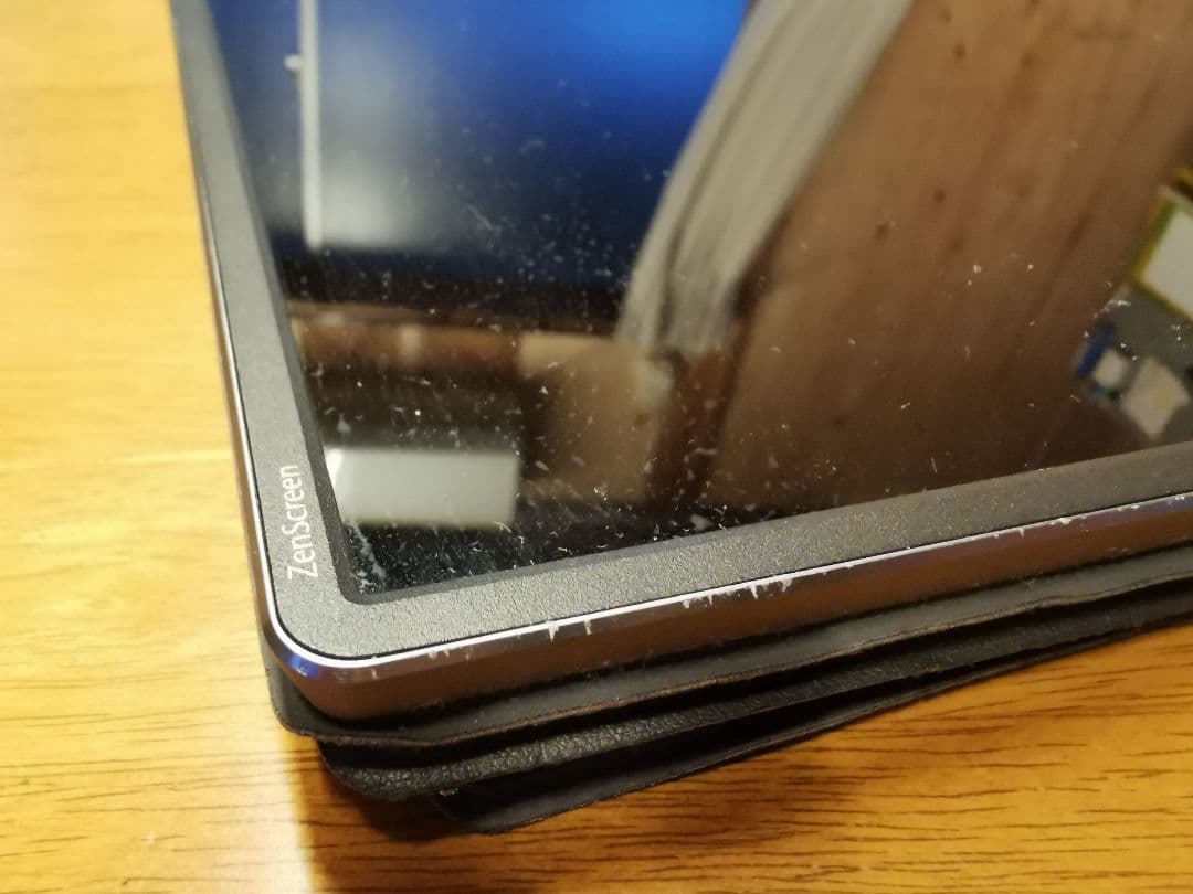 ASUS モバイルディスプレイ MB16AC カバー付き