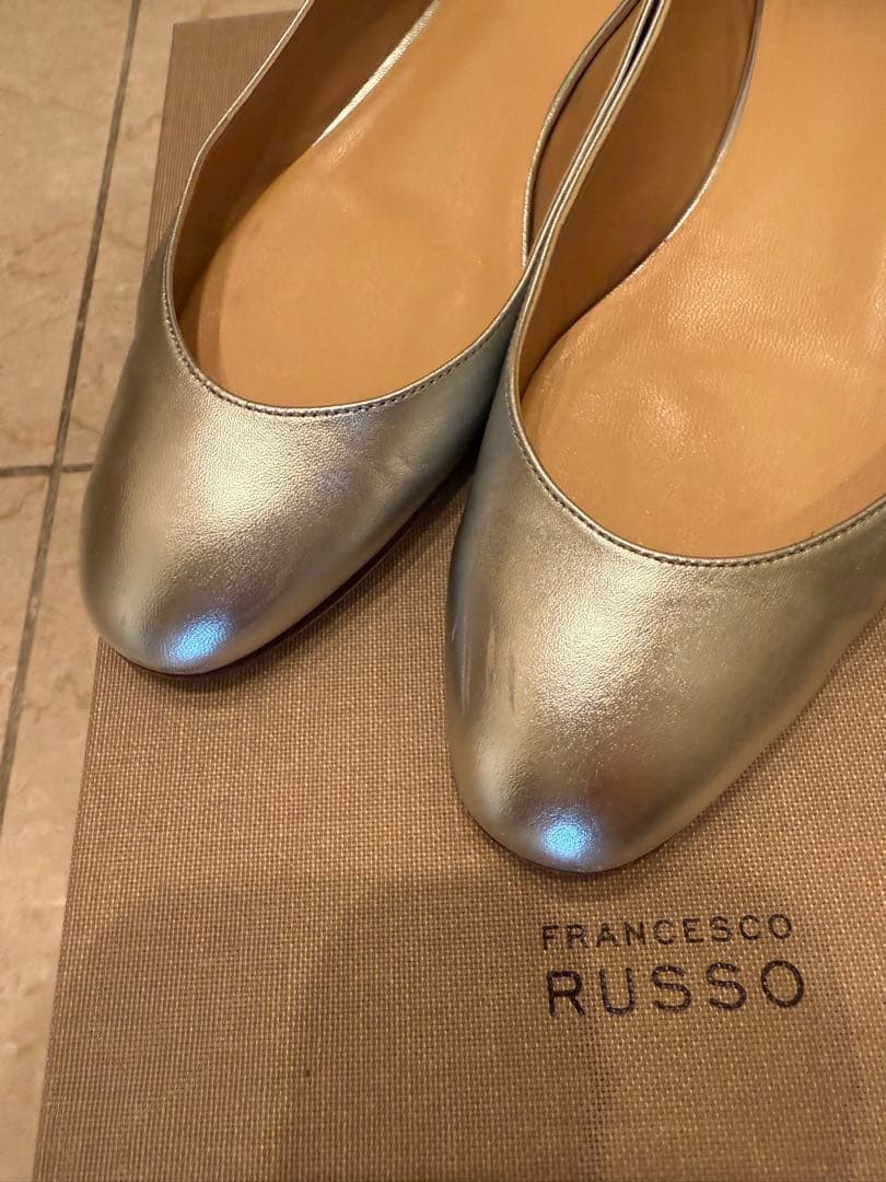 人気色❤︎FRANCESCO RUSSO シルバー フラットシューズ　37サイズ