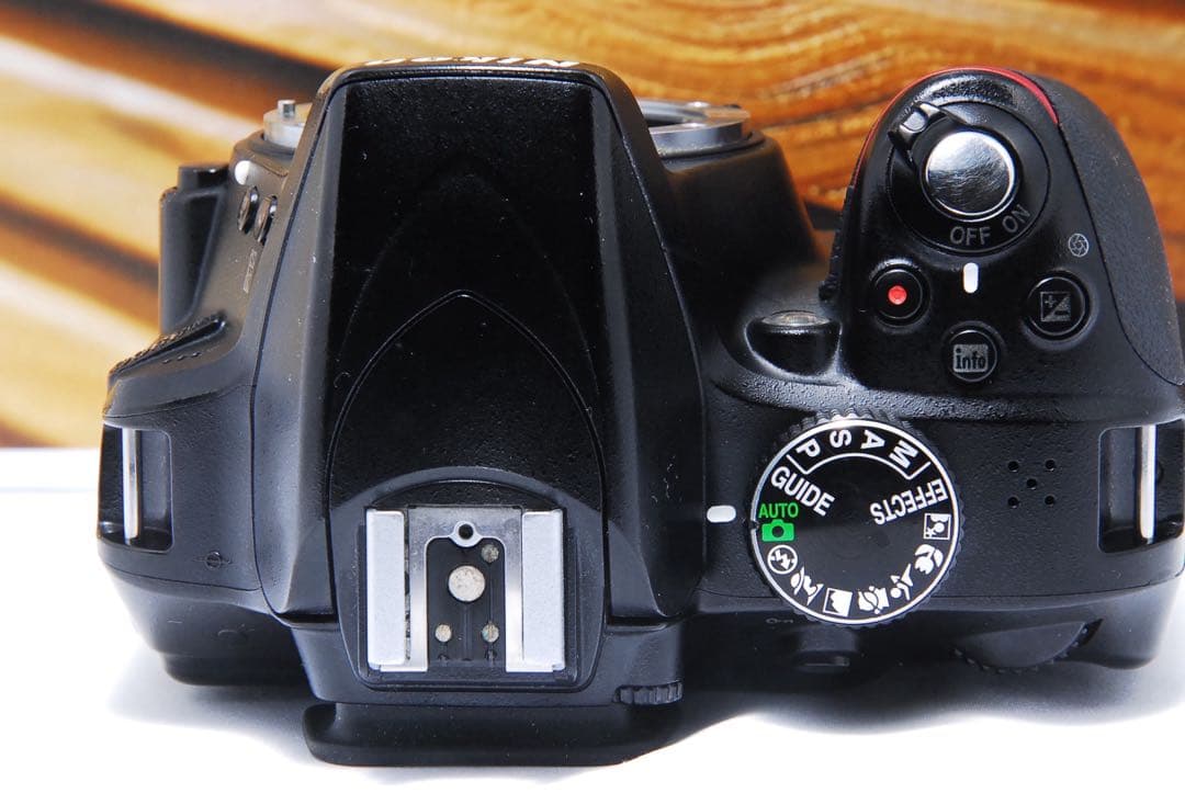 一眼レフ ニコン Nikon D3300 デジタル カメラ　スマホ転送 ダブル