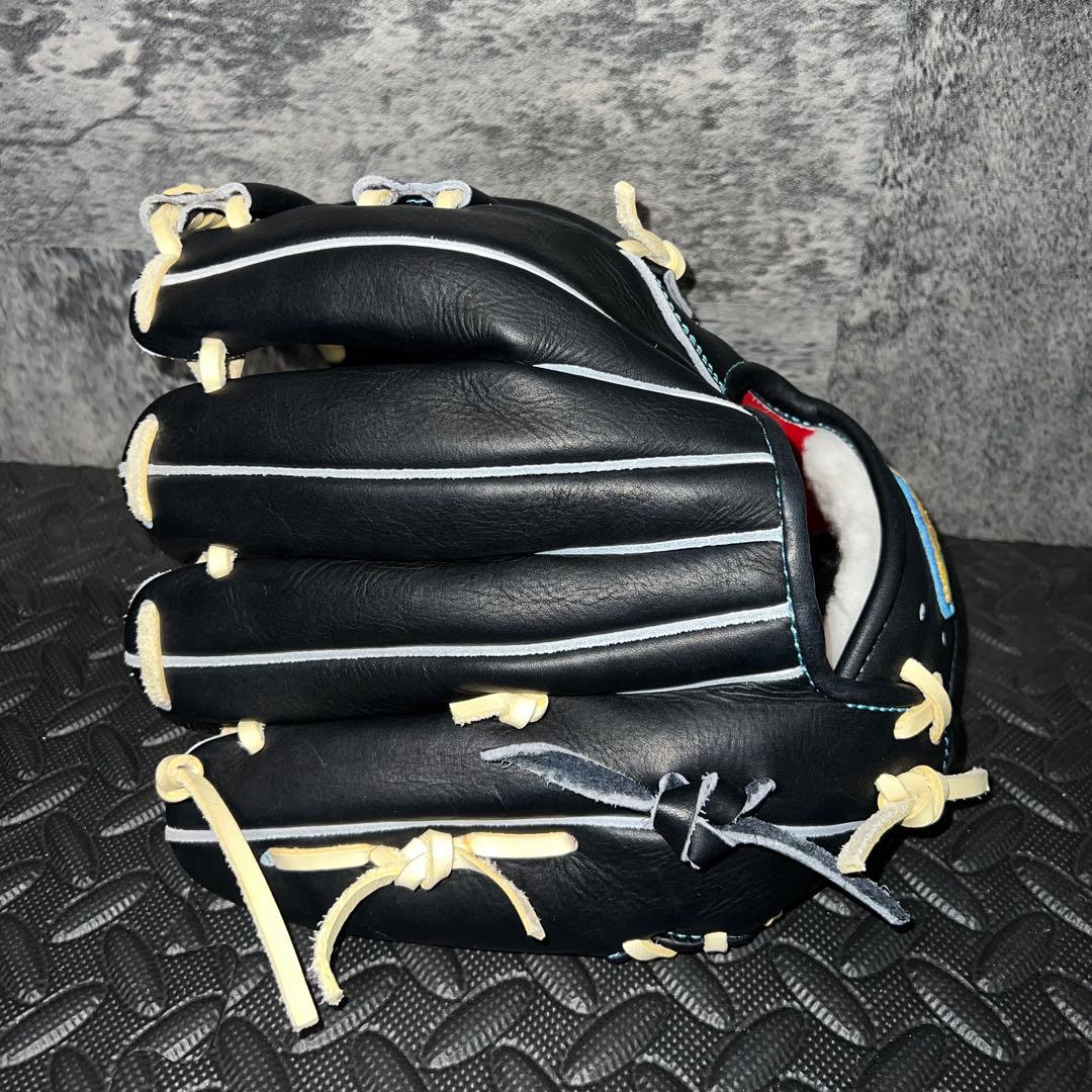 マーゴ　軟式グローブ 黒 赤