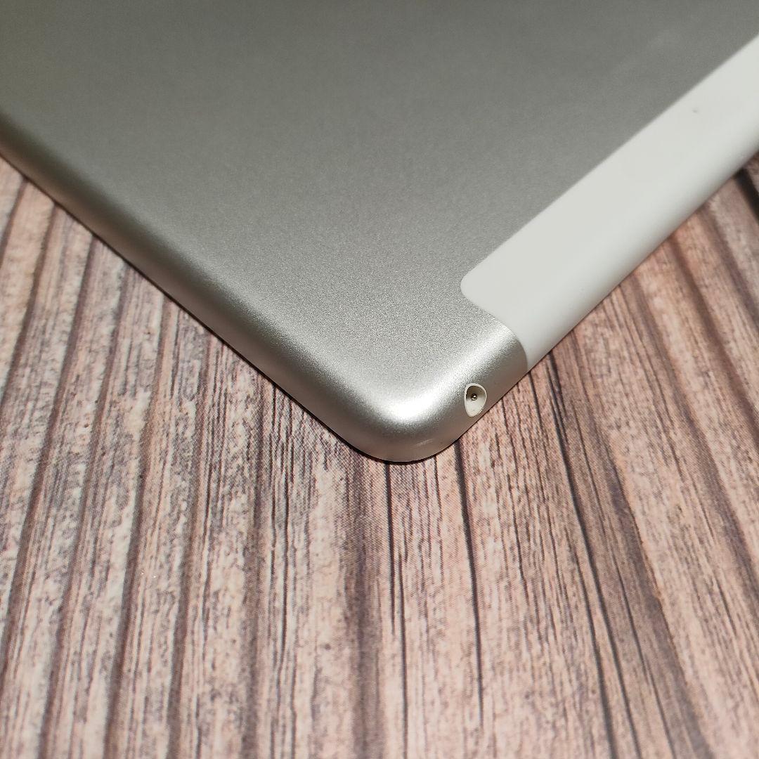 iPad 第8世代 32GB SIMフリー シルバー 美品