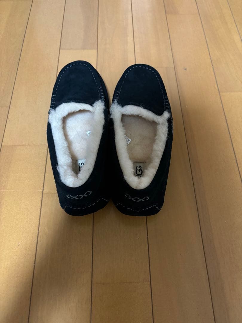 新品 未使用 アグ ムートン アンスレー モカシン ブラック 24㎝