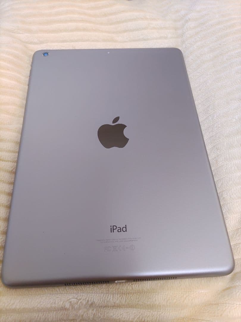 Apple iPadAir シルバー