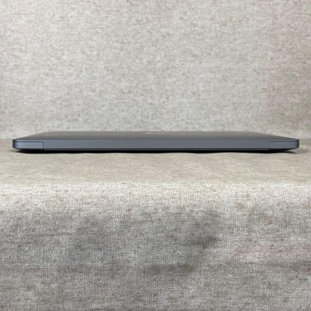 MacBook Air 13インチ　M1チップ 8GBメモリ　256GB SSD