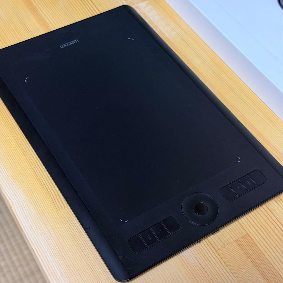 Wacom Intuos Pro PTH-660, ペンタブレット本体