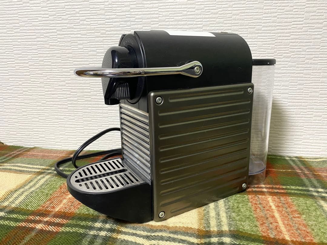 Nespresso C60 エスプレッソマシン（ミルクフォーマー付き）