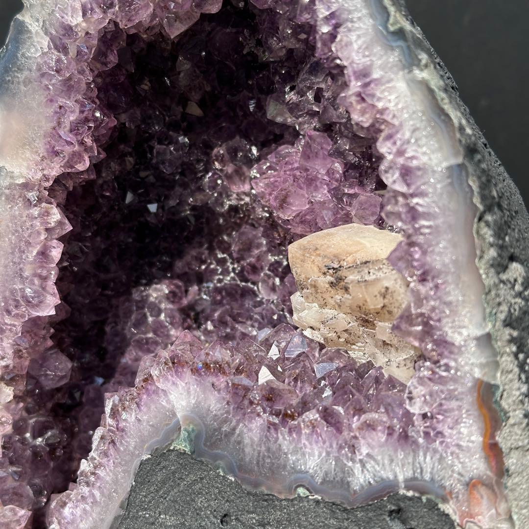 天然石 タイチンルチルクォーツ共生アメジストのドーム　置物G.80