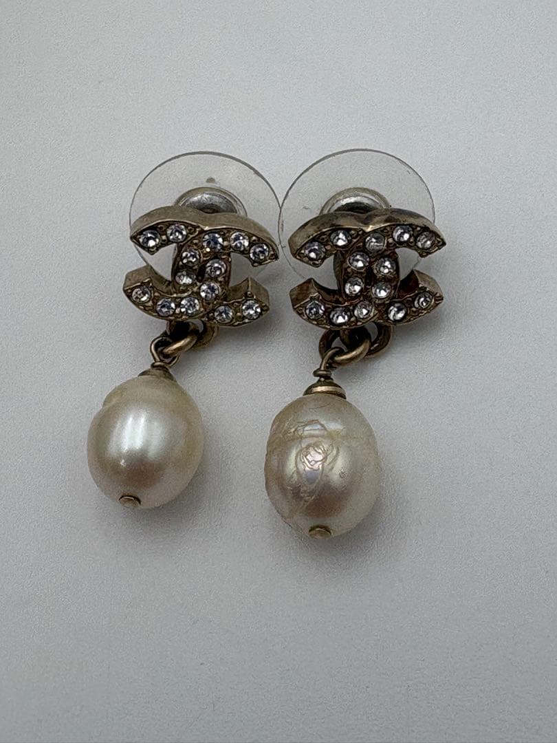 CHANELシャネル ココマークピアス ラインストーン スイングパール ゴールド