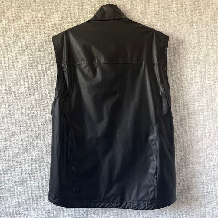 【試着のみ】定価24万　PRADA リネアロッサ　ナイロンベスト