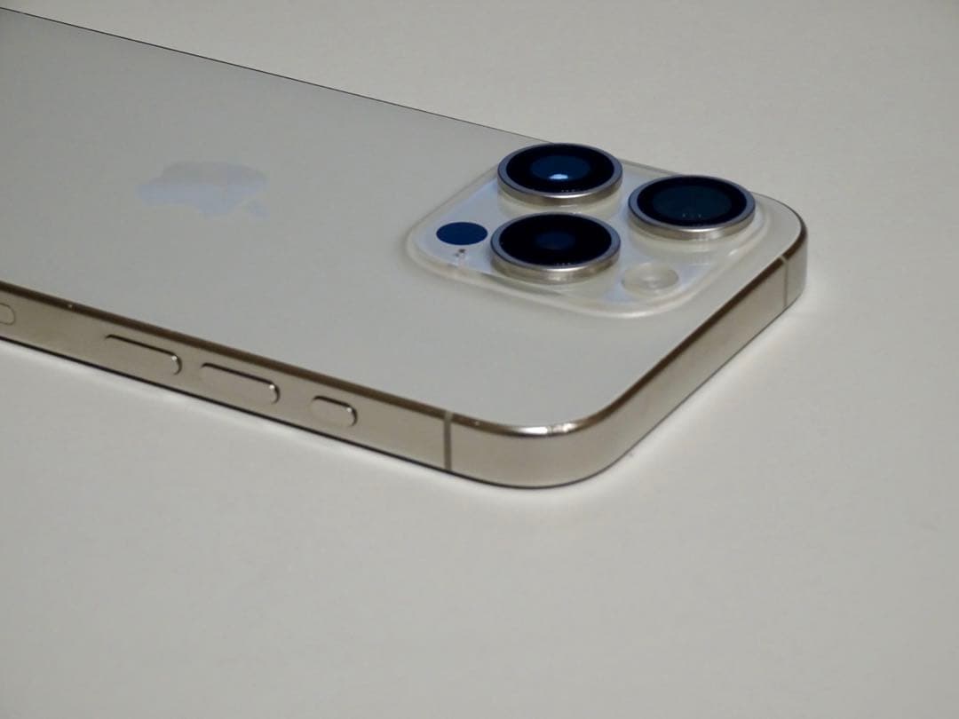 iPhone15 Pro 128GB ホワイトチタニウム【国内版 SIMフリー】