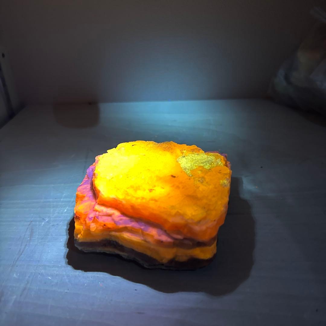 【11】北海道石　然別オパール　蛍光オパール592、588、197g