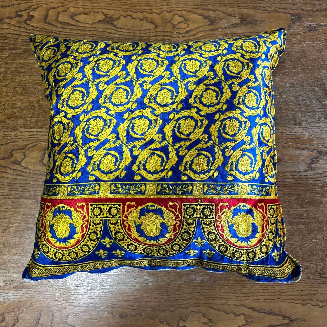 美品）Gianni Versace ビンテージ クッション バロッコ プラス①