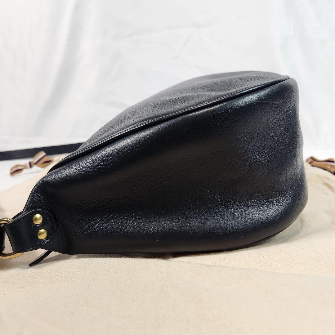 極美品✨イルビゾンテ ショルダーバッグ ハーフムーン レザー ブラック 三日月