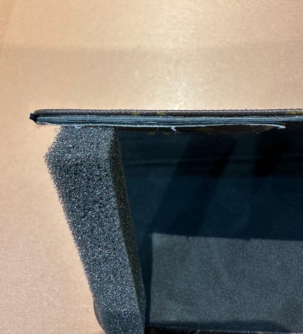 【中古美品】ルイ・ヴィトン iPhone15pro手帳型ケース　モノグラム