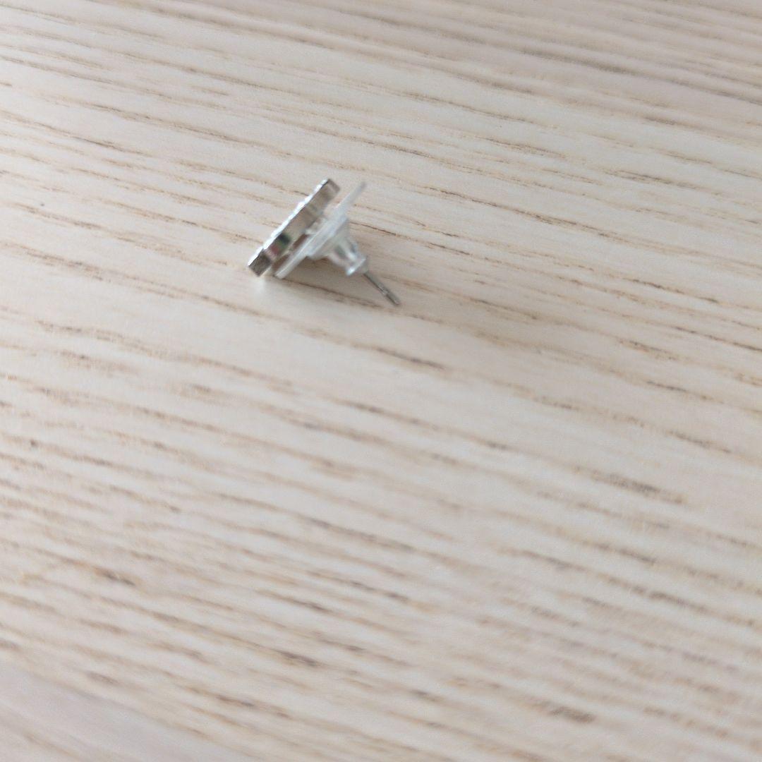 Chanel ロゴデザイン スタッドピアス