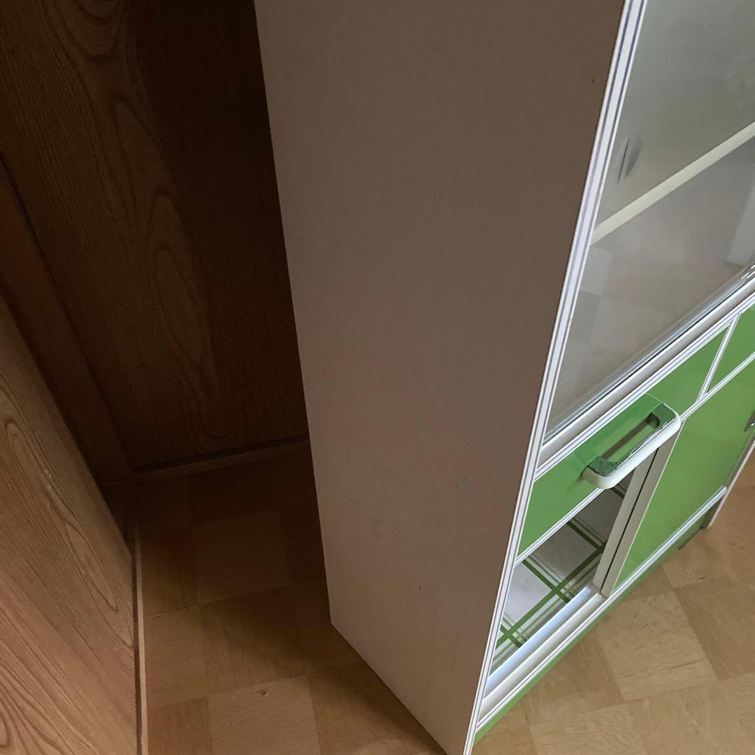 ガラス戸棚　飾り棚　食器棚　緑