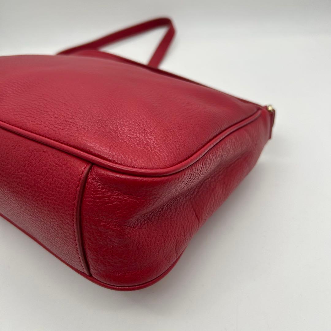 極美品　FURLA　フルラ　ショルダーバッグ　オールレザー　赤　ロゴ　斜め掛け◎