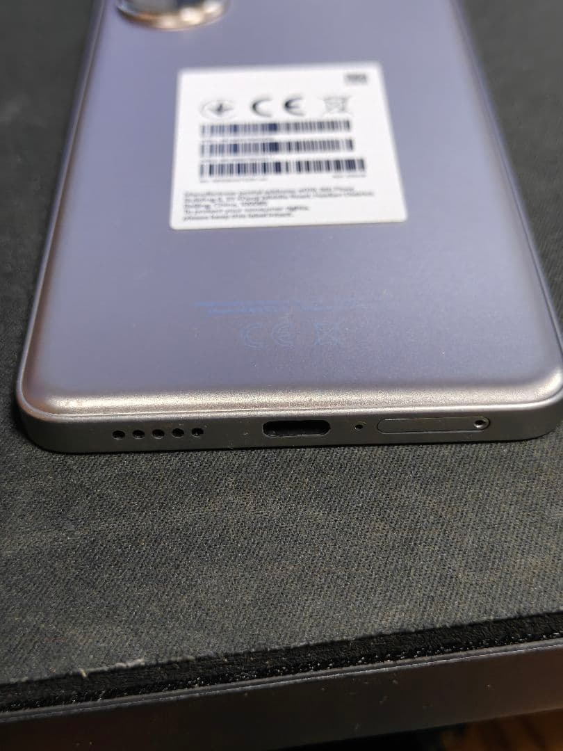 POCO F6 本体 8G.256GB ケース、フィルム付き　チタンカラー