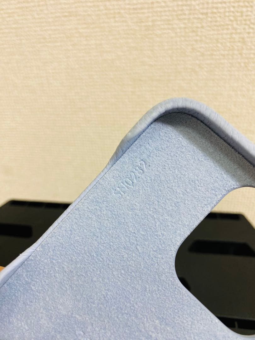 7605.【極美品】LOUIS VUITTON iPhone13 pro ケース