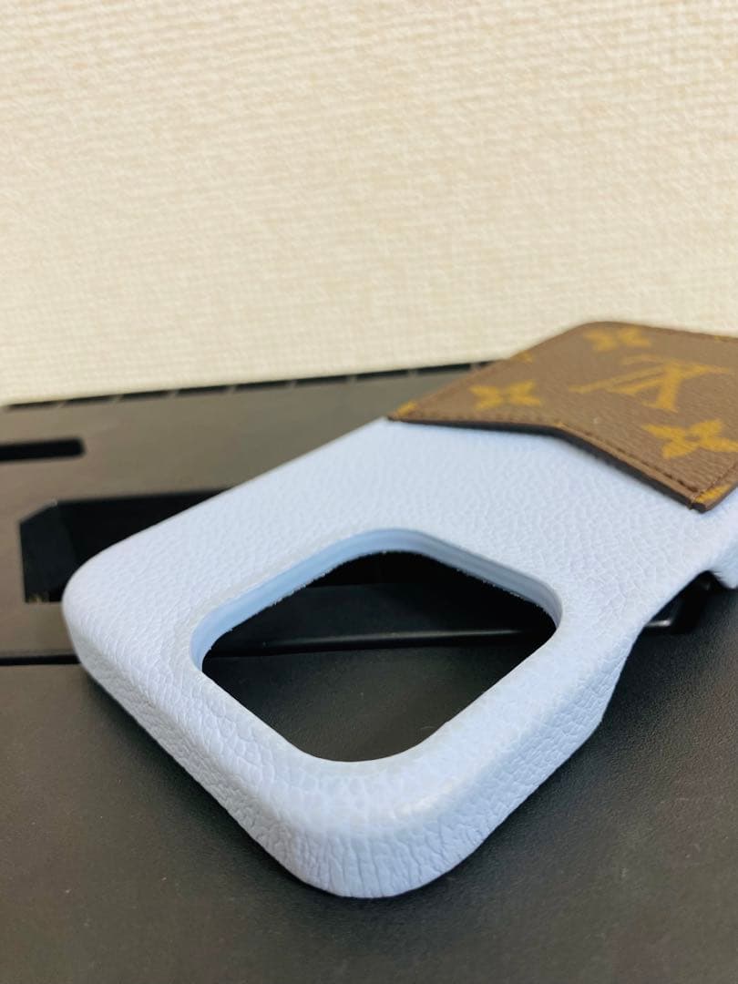 7605.【極美品】LOUIS VUITTON iPhone13 pro ケース