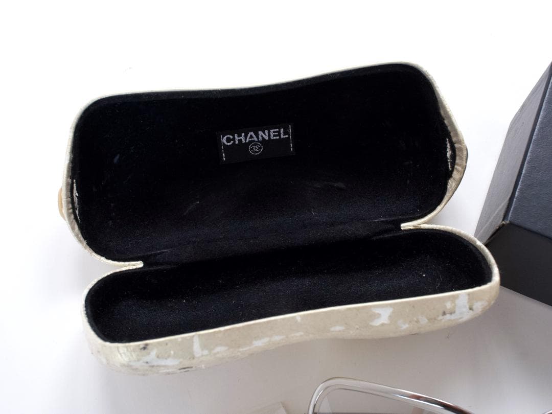 訳あり シャネル 4031 宇多田ヒカルモデル レンズ割れあり　702