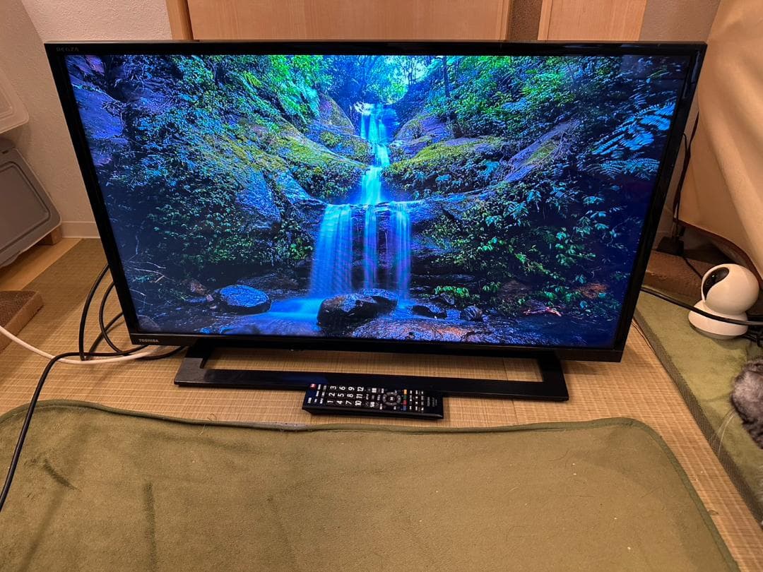 東芝 TOSHIBA　レグザ　テレビ 32型　32S22　2018年製　映り綺麗