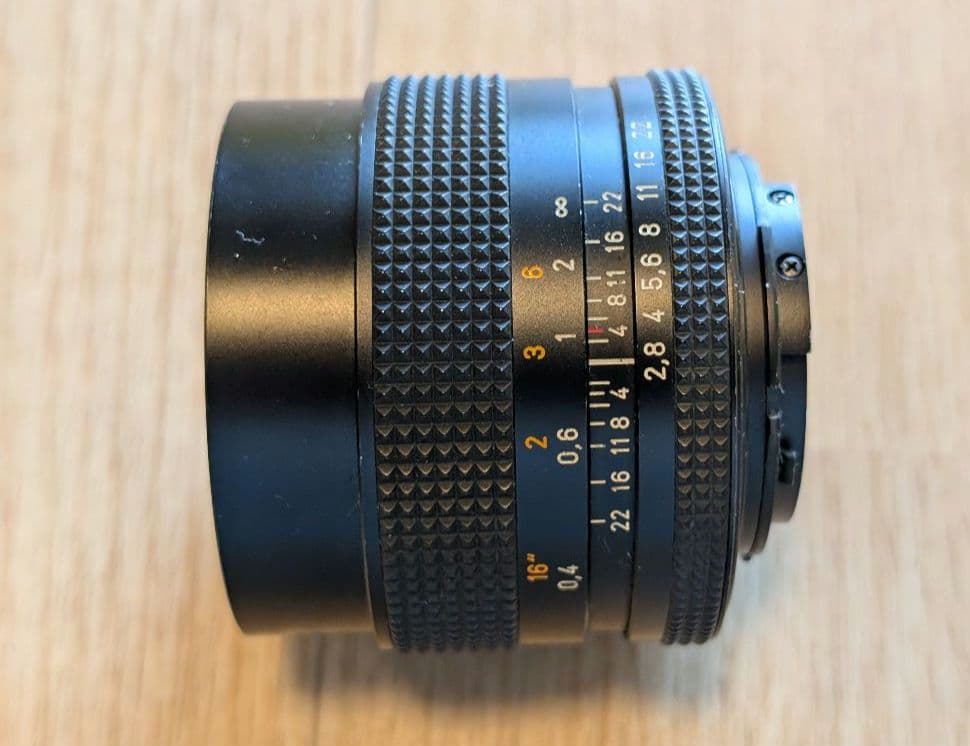 Carl Zeiss Distagon 28mm f/2.8レンズ