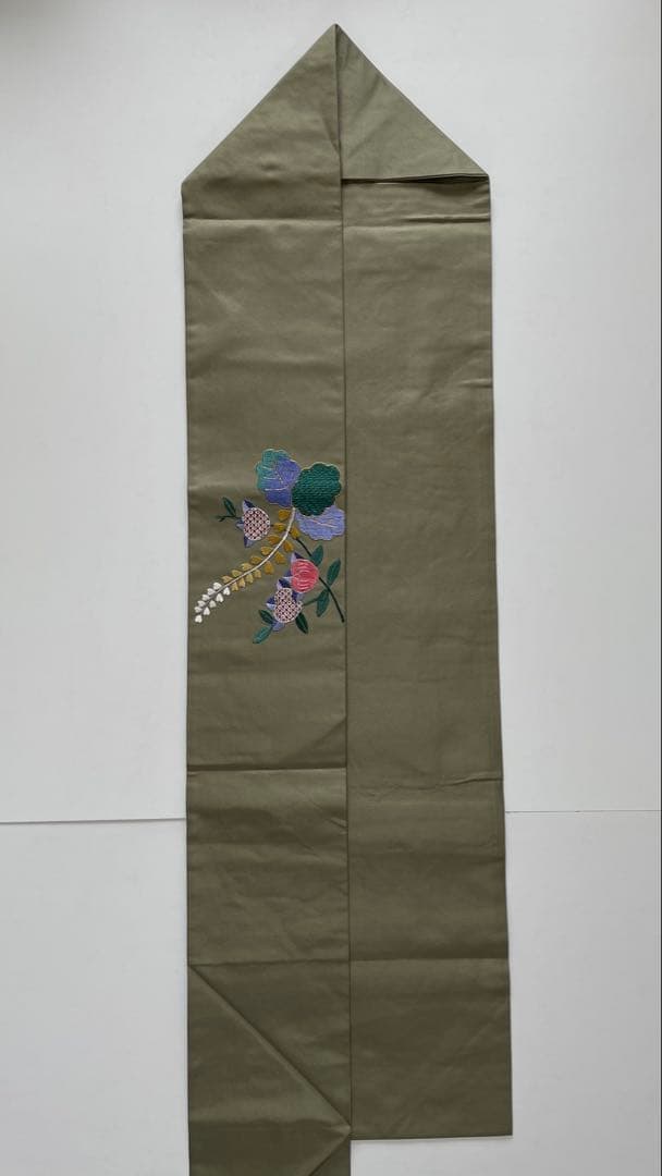 【美品】刺繍の美しい塩瀬の名古屋帯 桐 菊 オリーブグリーン 金銀糸 長尺