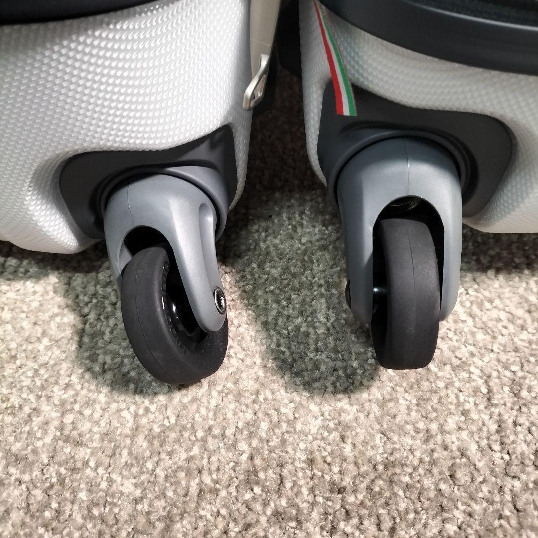 未使用品 ロンカートキャリーケース ホワイト 63L 展示品(2511A②)