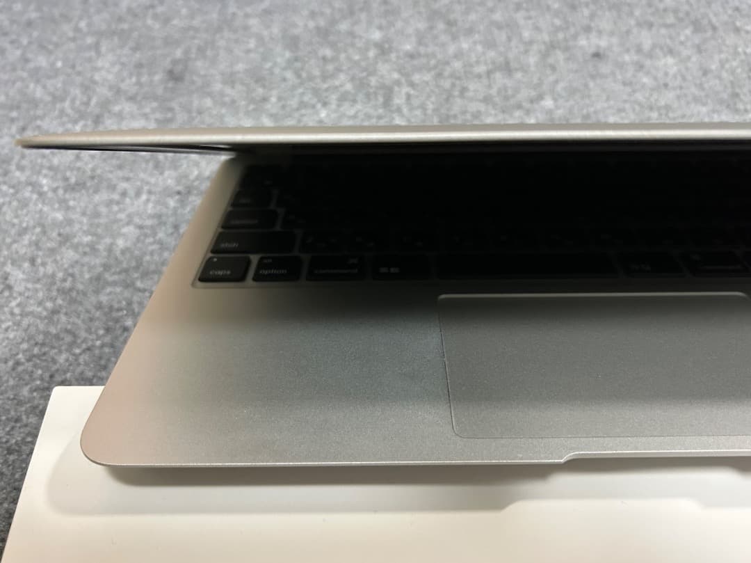 MacBook Air i7 8Gb 11インチ 新品1TbSSD 優良品ラスト