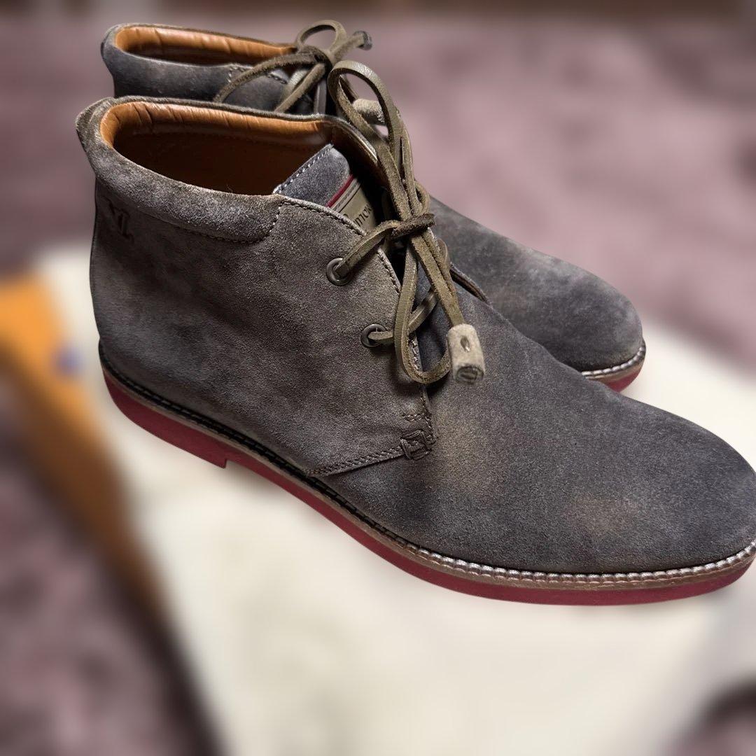 ルイヴィトン　グレー スエード チャッカブーツ 保存袋付き