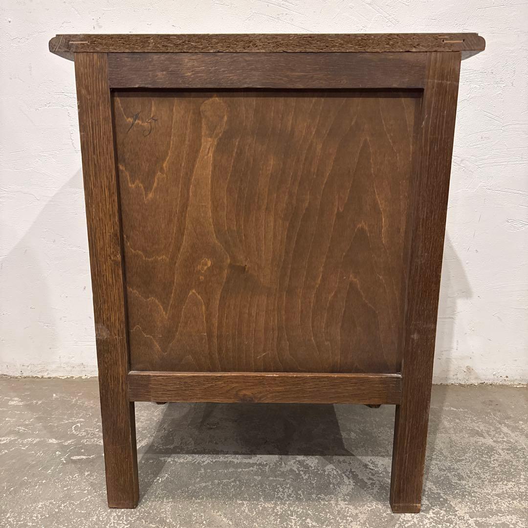 年末年始saleヴィンテージ　木製サイドテーブル　扉収納付き　1