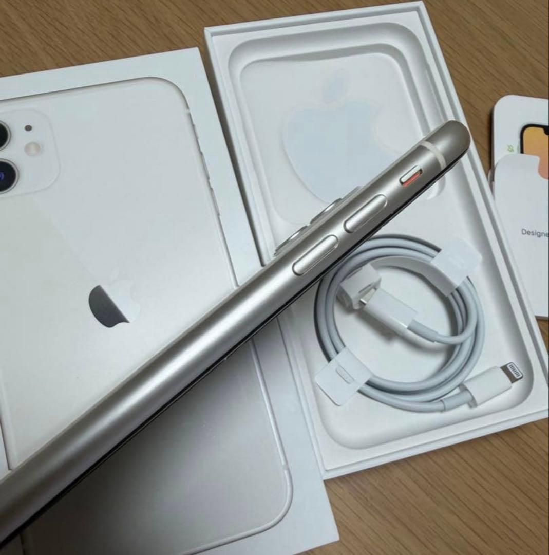 iPhone11 64GB ホワイト　SIMフリー